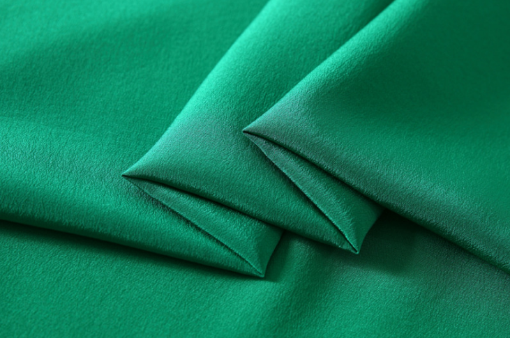 眾誠(chéng)絲綢公司經(jīng)銷批發(fā)各種優(yōu)質(zhì)的真絲彈力緞面料