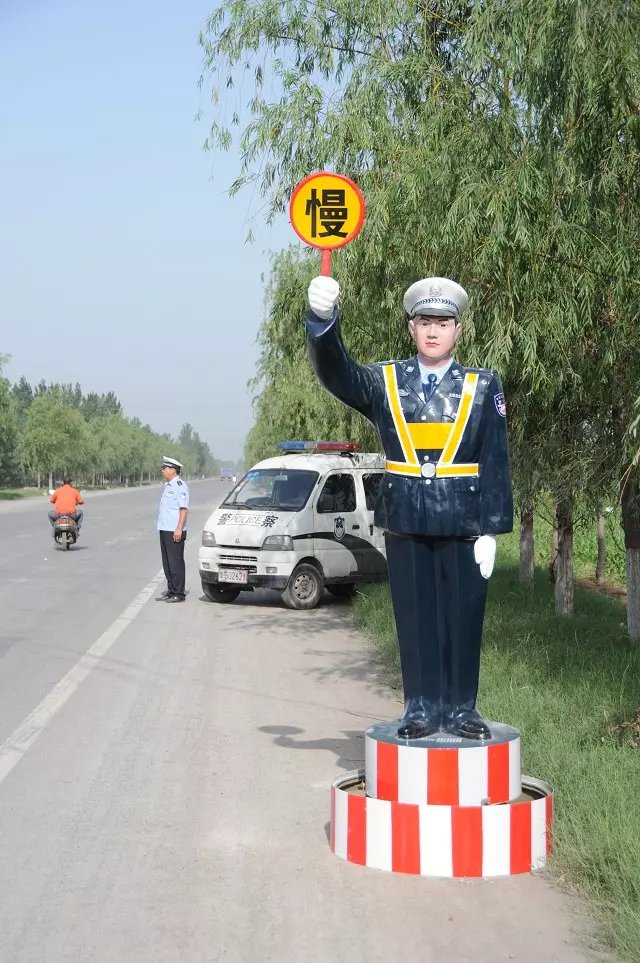 供應(yīng)哈爾濱福州新疆玻璃鋼仿真警察