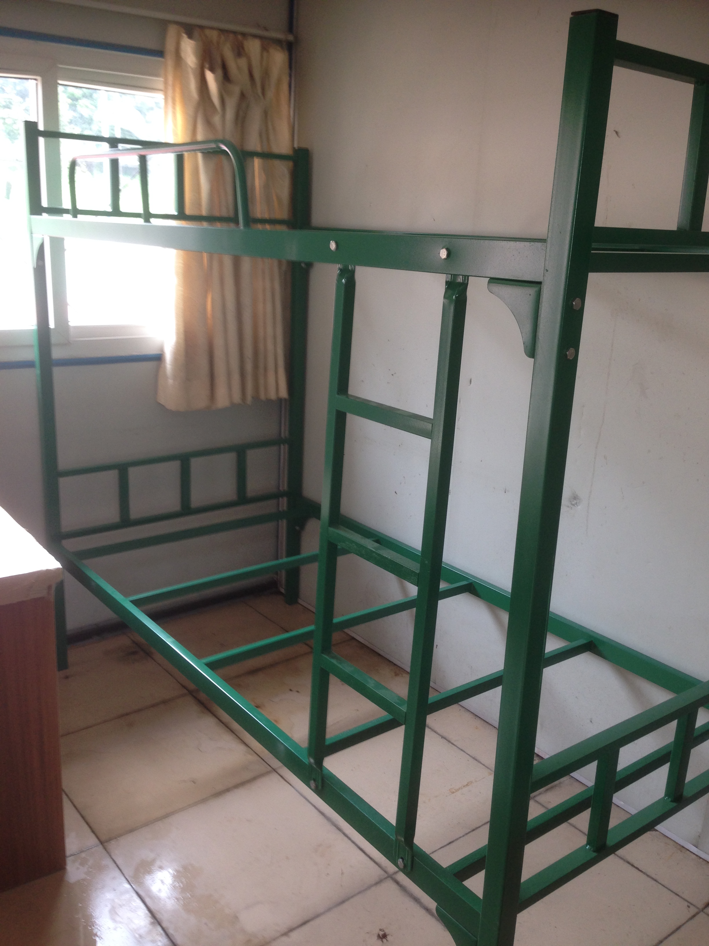 鐵架床/雙層鐵架床/鐵架金屬床廣東升華家具專業(yè)鐵床供供應(yīng)商