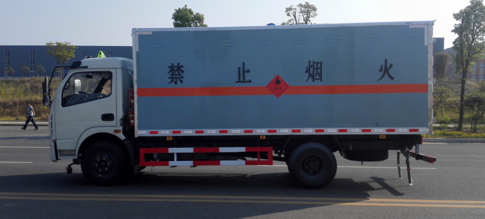 民爆運(yùn)輸車多少錢一輛？