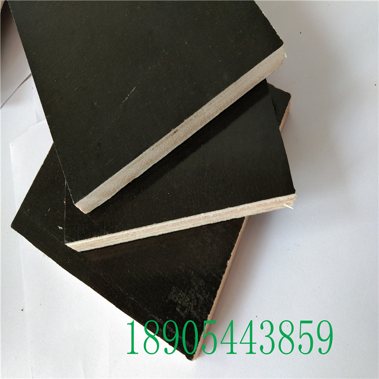 建筑木膠板防水性強(qiáng)德州楊木建筑木膠板可以在沸水里煮3小時(shí)以上博匯模板廠
