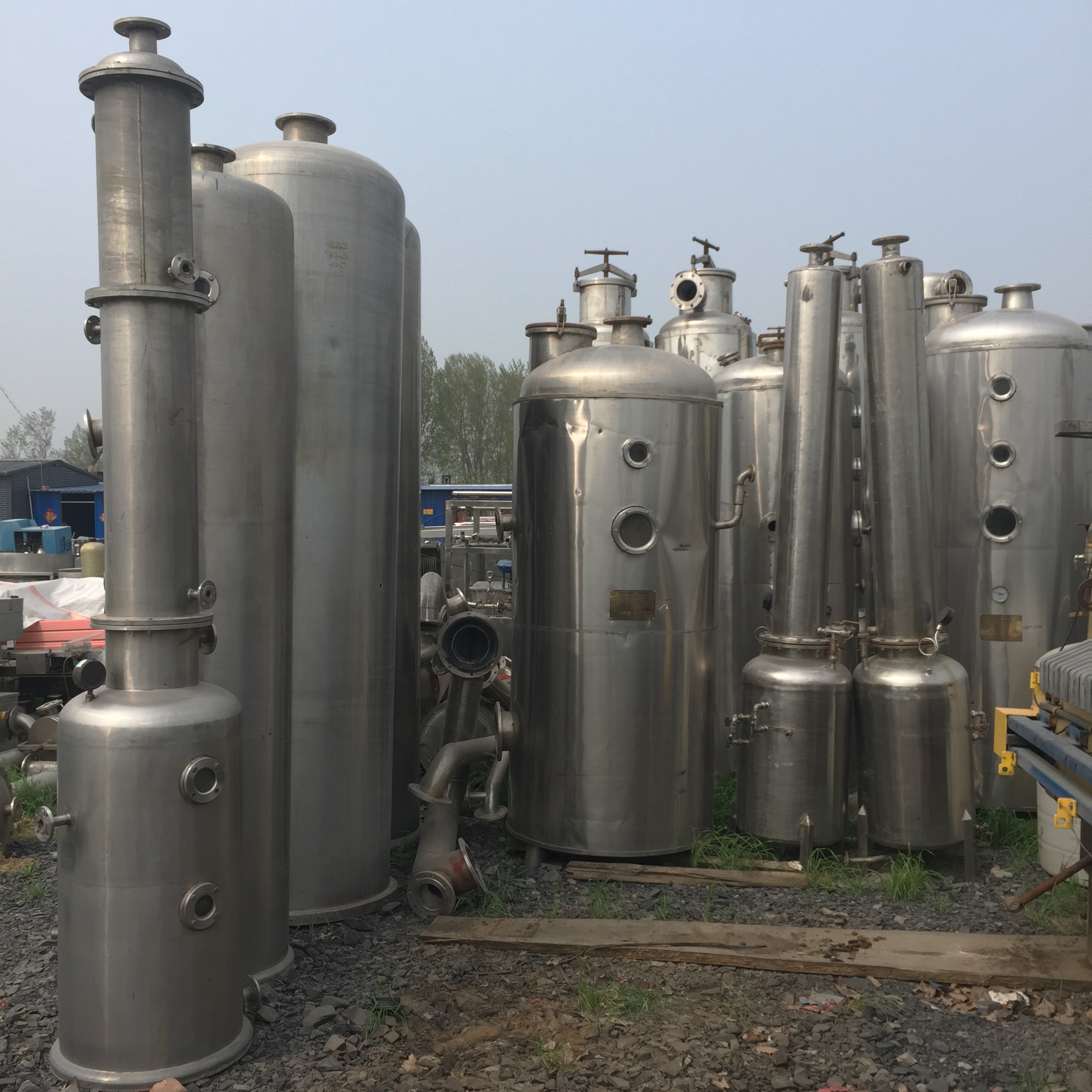 供應(yīng)二手精油單效濃縮蒸發(fā)器500升1噸多功能中藥濃縮提取機(jī)組二手濃縮器酒精回收器