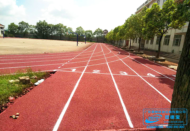 塑膠跑道每平方價格及施工注意事項