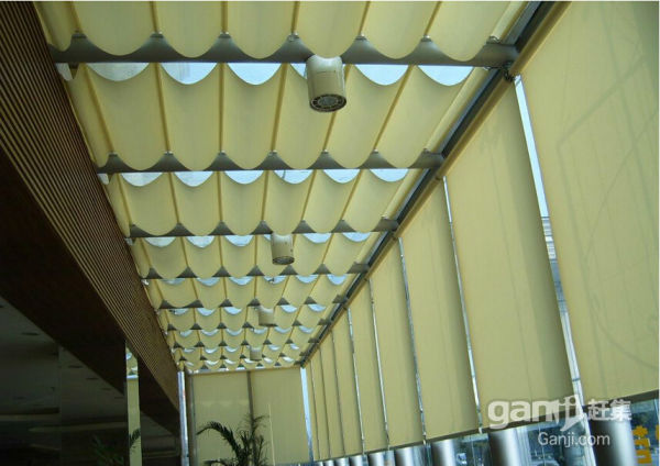 定制大型頂棚天棚簾酒店頂棚隔熱遮陽(yáng)簾電動(dòng)遮陽(yáng)簾戶外遮陽(yáng)棚