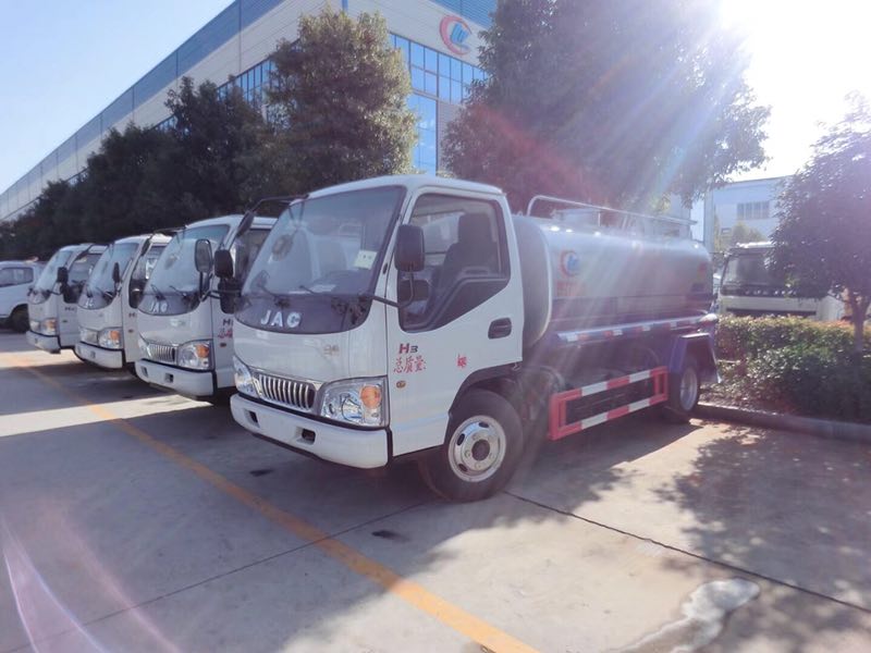 國五5方10方15方澆花灑水車多少錢一輛