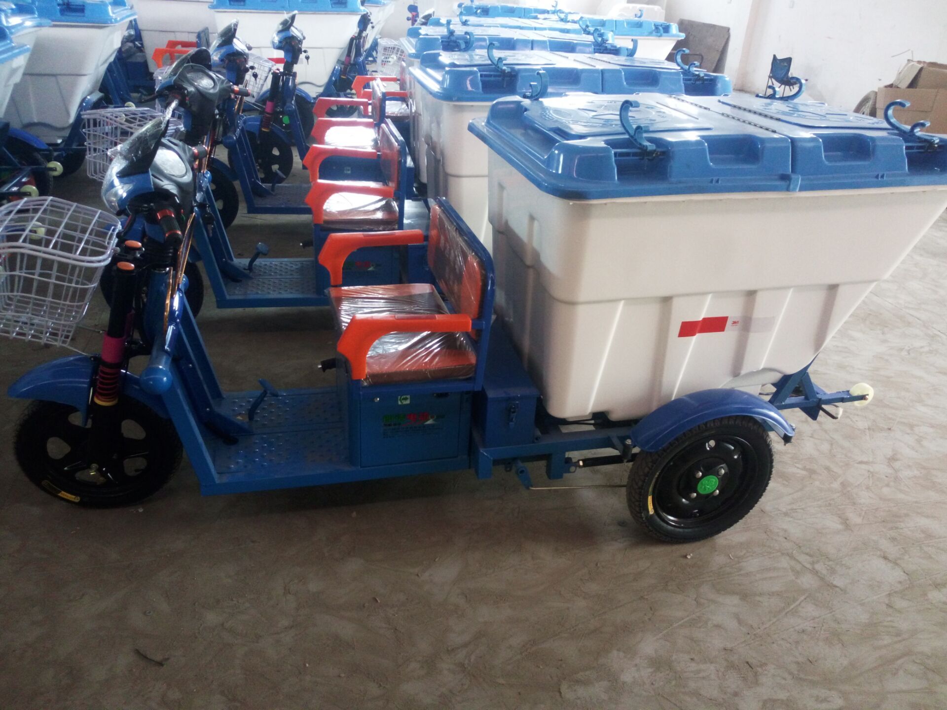 垃圾運輸車 垃圾運輸車多少錢 垃圾運輸車定制廠家 三輪垃圾運輸車定制