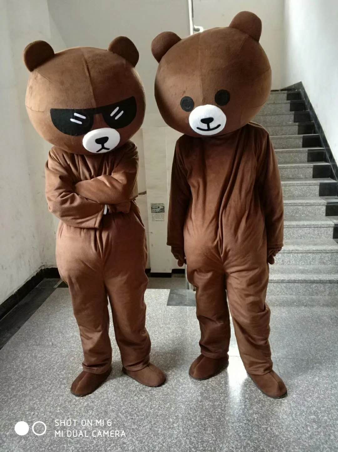 供應現(xiàn)貨大卡通網紅熊行走人偶服演出服定制