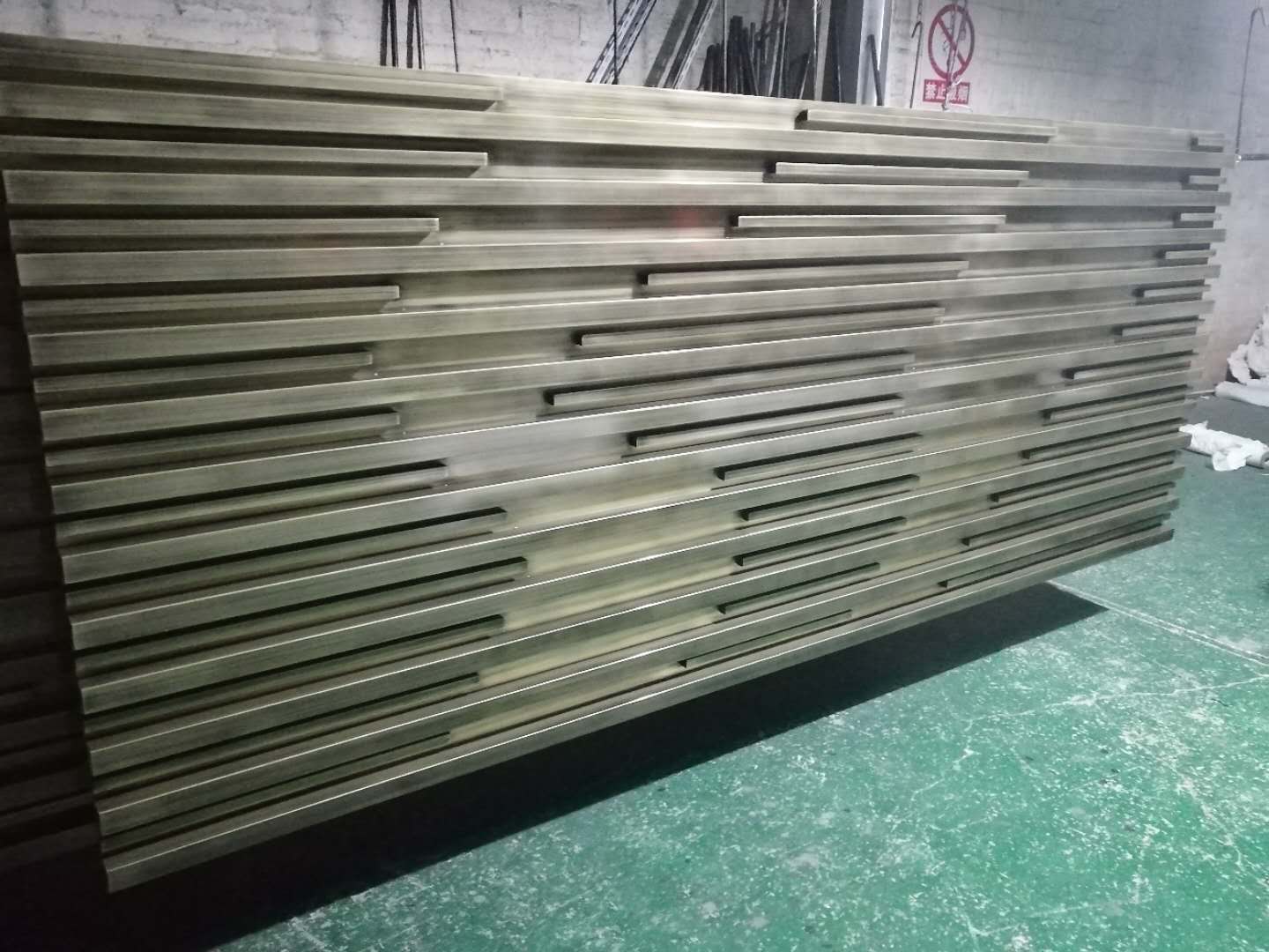 青古銅屏風(fēng) 酒店走道裝飾屏風(fēng)定做