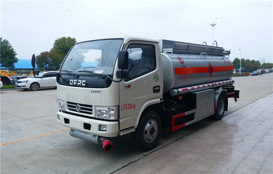 廠家直銷東風(fēng)多利卡5-8噸流動(dòng)加油車油罐車 歡迎電議 加油車  流動(dòng)加油車 5噸加油車
