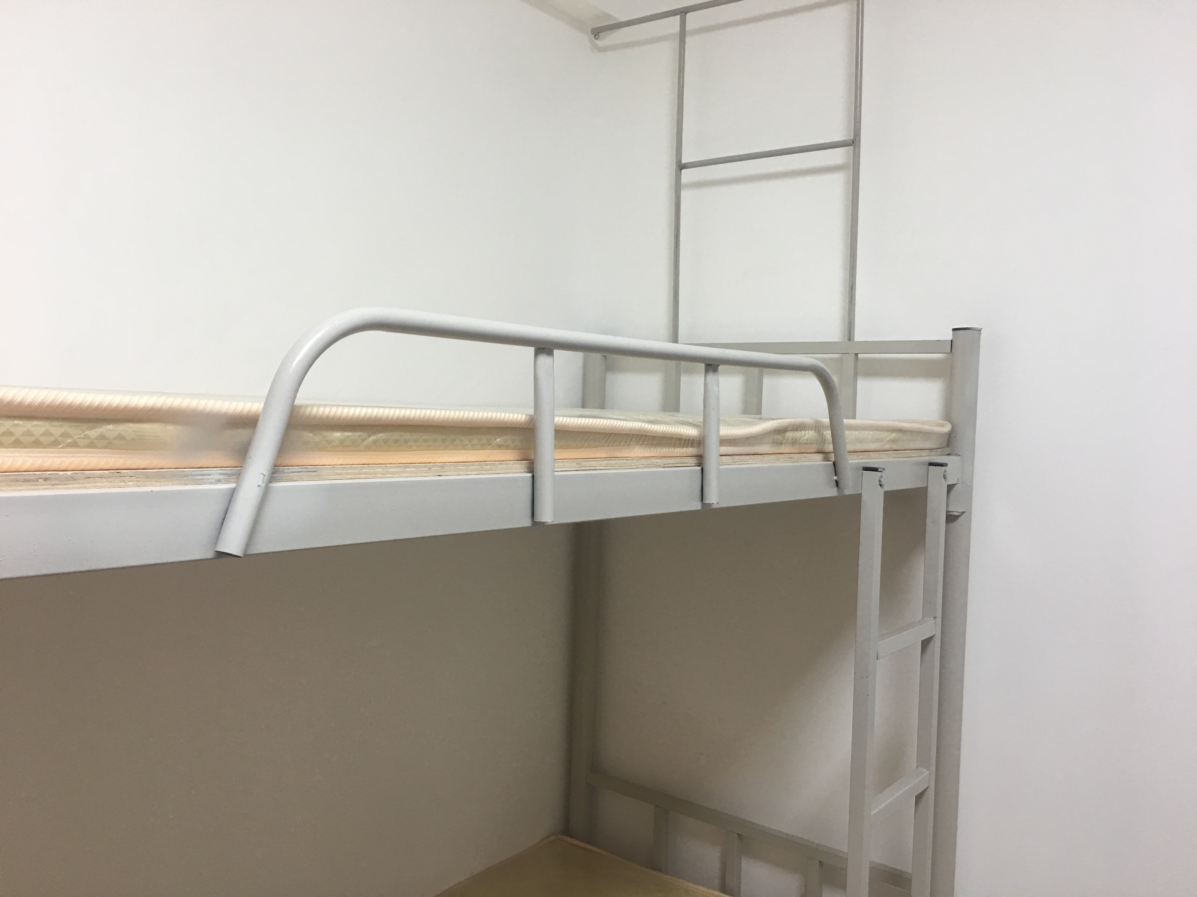 廠家直銷 鐵床 上床下桌 上床下柜 學(xué)生宿舍床 雙層鐵床 品質(zhì)保證 售后無憂