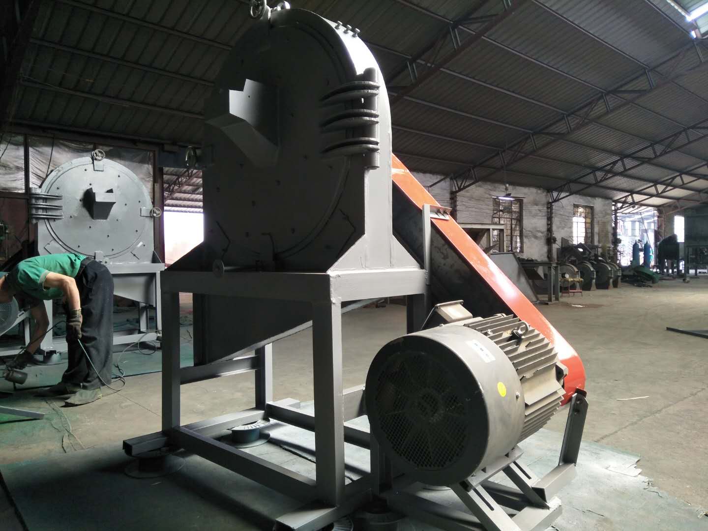 木材下腳料刨花粉碎機(jī)細(xì)度可調(diào)