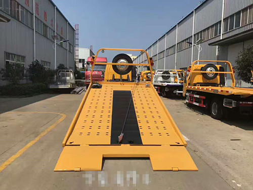 大連東風(fēng)道路清障車多少錢一輛