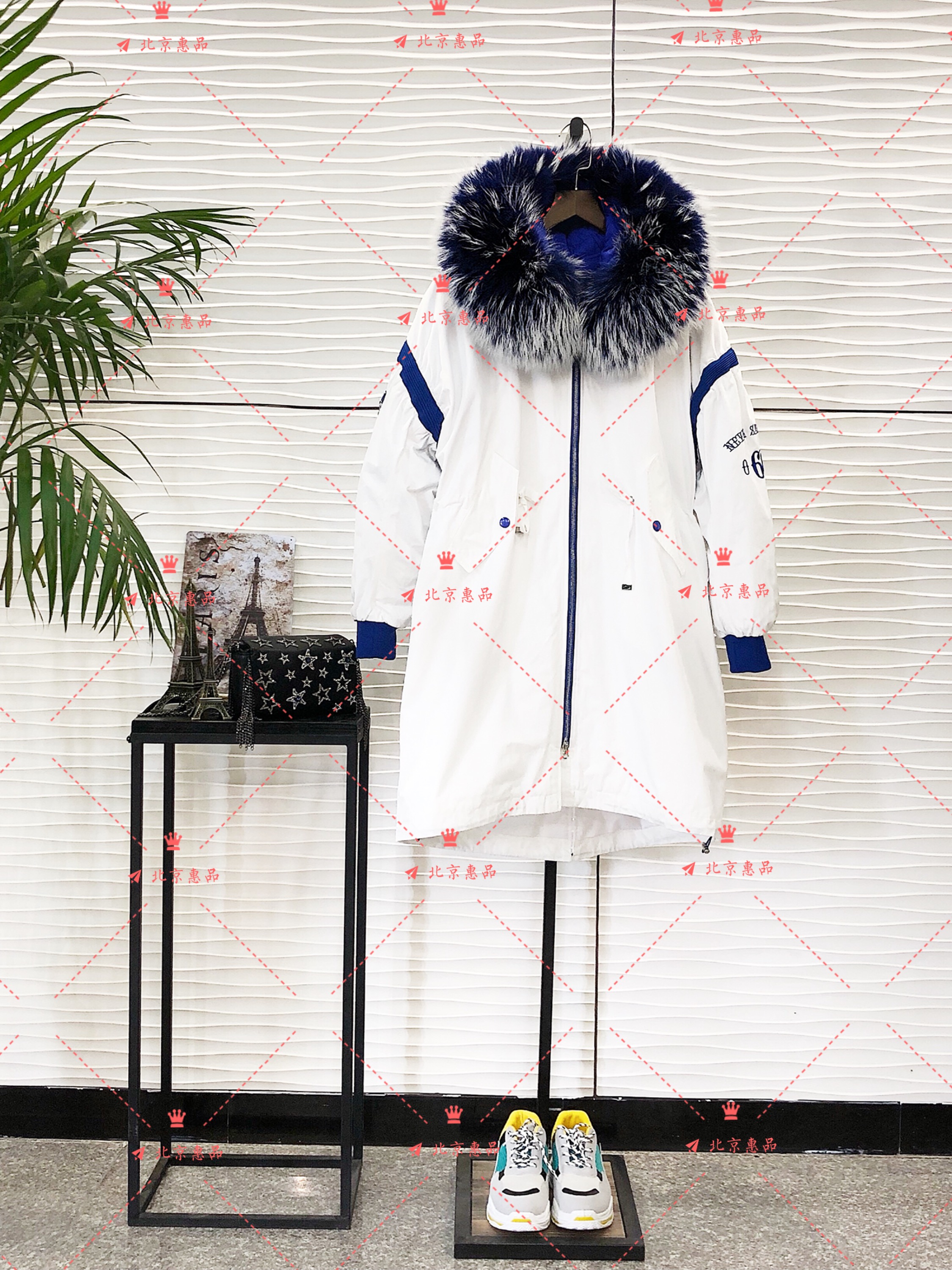 歐版時尚女裝長款大毛領(lǐng)派克服折扣貨源北京惠品