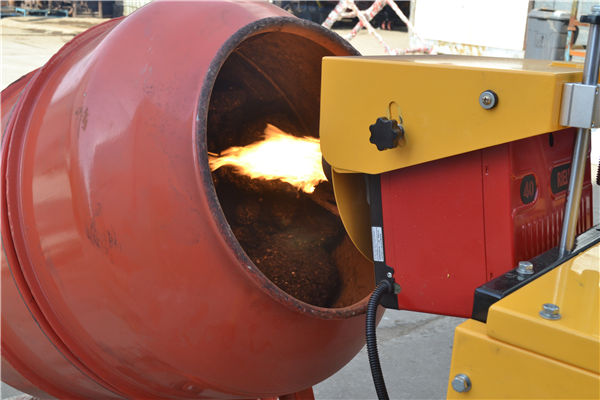 山東路面坑槽修補車廠家   瀝青路面坑槽修補施工工序