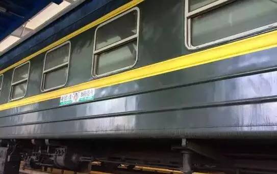 供應舊鐵路綠皮車廂`湖北舊鐵路綠皮車廂`出售舊鐵路綠皮車廂`舊鐵路綠皮車廂廠家