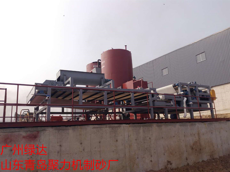 污泥脫水設(shè)備