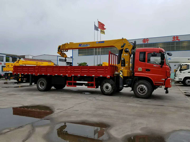 5噸8噸12噸隨車(chē)吊廠家直銷(xiāo)全國(guó)上牌可以根據(jù)需要改裝定做