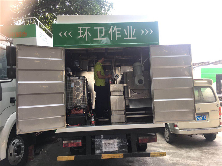 凈化多功能吸糞車,環(huán)保吸糞車廠家,分離式吸糞車