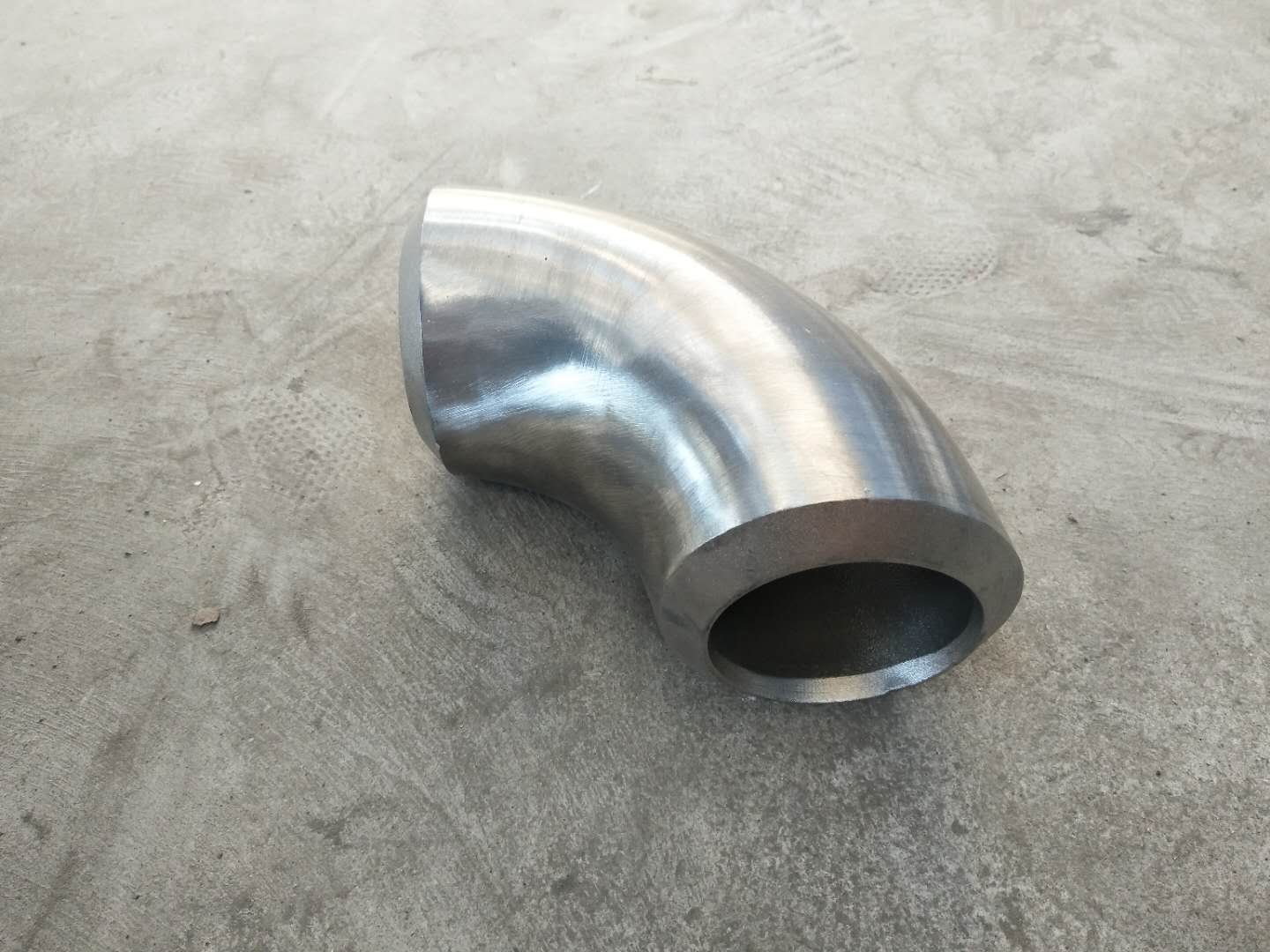 30403 304L不銹鋼彎頭專業(yè)生產(chǎn)廠家