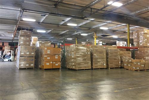 服裝類產(chǎn)品怎么選擇海外倉頭程運(yùn)輸?