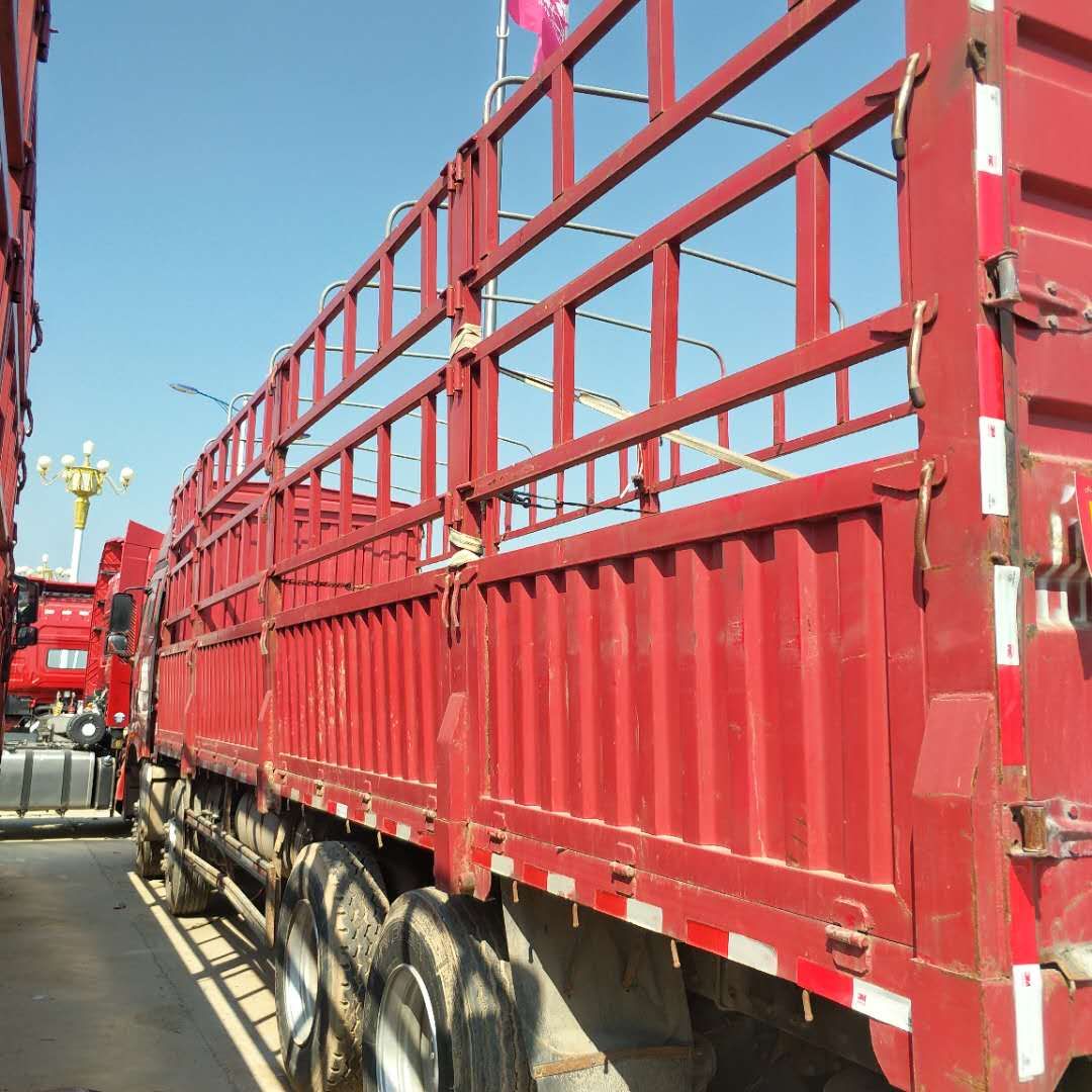 山東梁山  【國(guó)四】 *轉(zhuǎn)讓9.6米*后八蒼欄錫柴350動(dòng)力，優(yōu)質(zhì)掛車， 錫柴掛車，歡迎電議