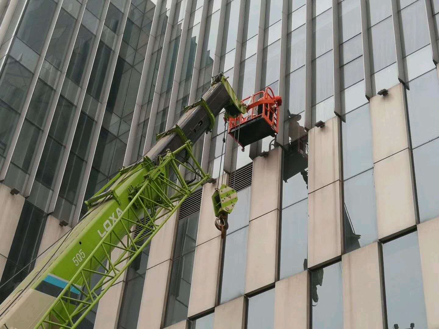 北京蜘蛛人、高空清洗、玻璃清洗、幕墻清洗、外墻清洗*