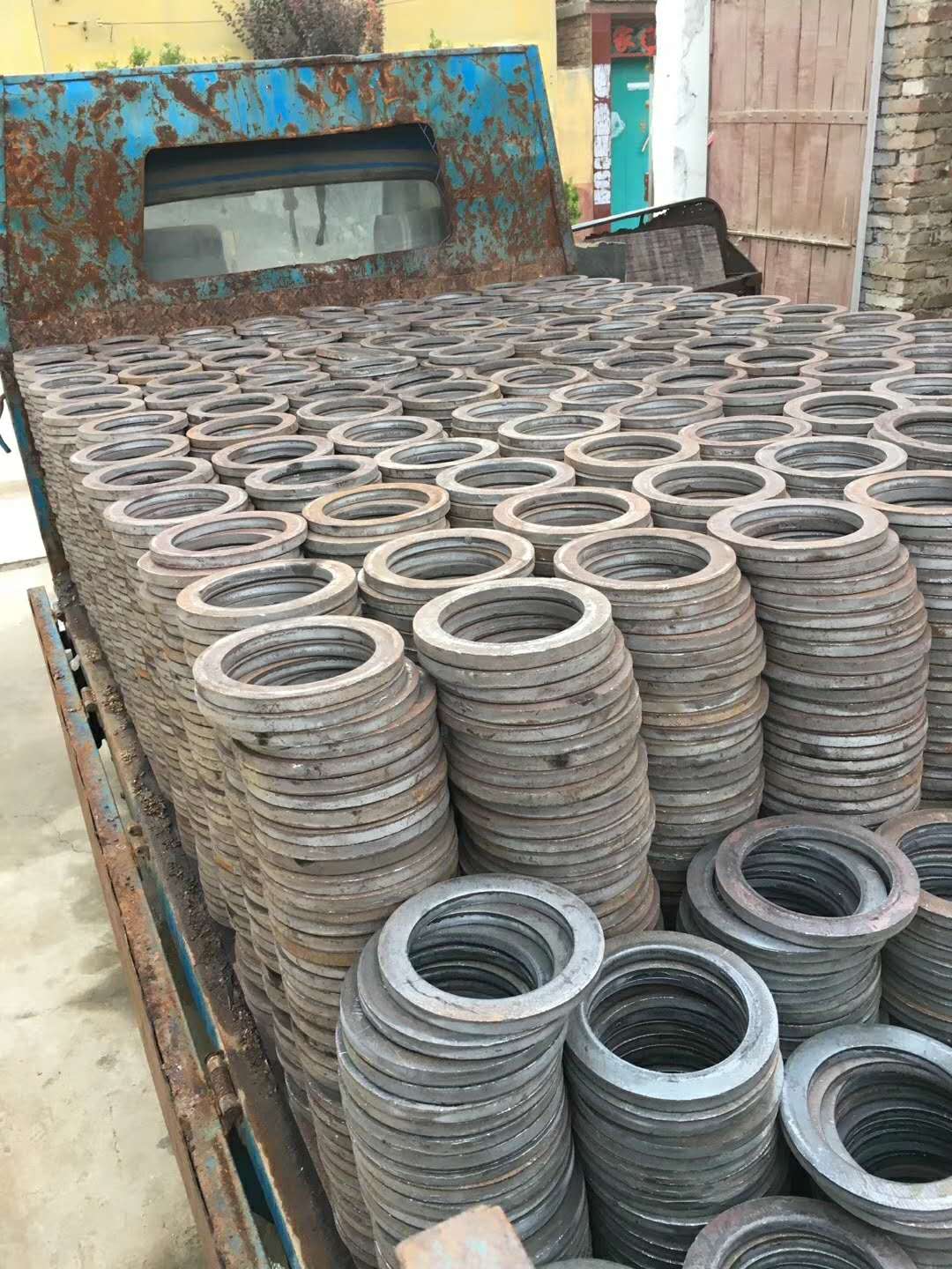 山東沖壓件加工生產(chǎn)廠家 沖壓件加工 法蘭盤加工 盲板加工 熱擴(kuò)孔法蘭板加工