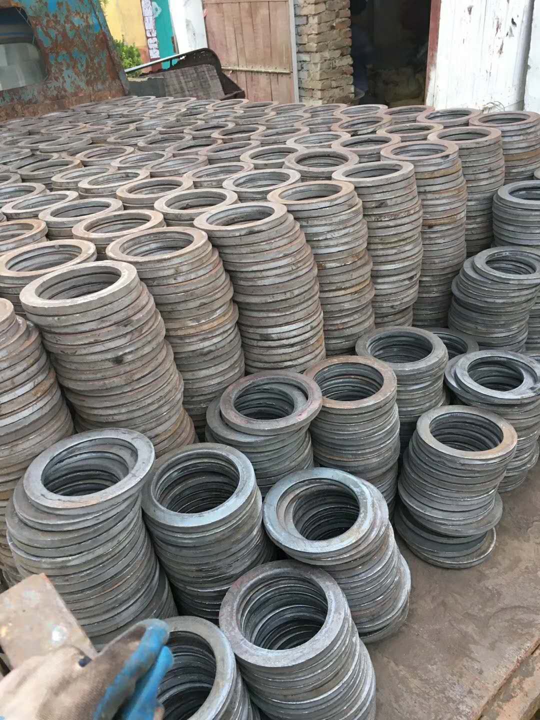 山東沖壓件加工生產(chǎn)廠家 沖壓件加工 法蘭盤加工 盲板加工 熱擴(kuò)孔法蘭板加工