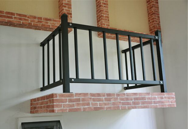 寶雞組裝式百葉窗，鋁材百葉窗，飄窗噴塑欄桿，百葉空調(diào)圍欄設(shè)計(jì)簡(jiǎn)潔大方