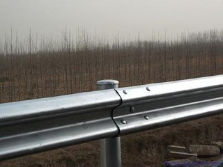 成都護(hù)欄板、成都波形護(hù)欄板、成都鄉(xiāng)村道路護(hù)欄板、成都防撞護(hù)欄板、護(hù)欄板廠家