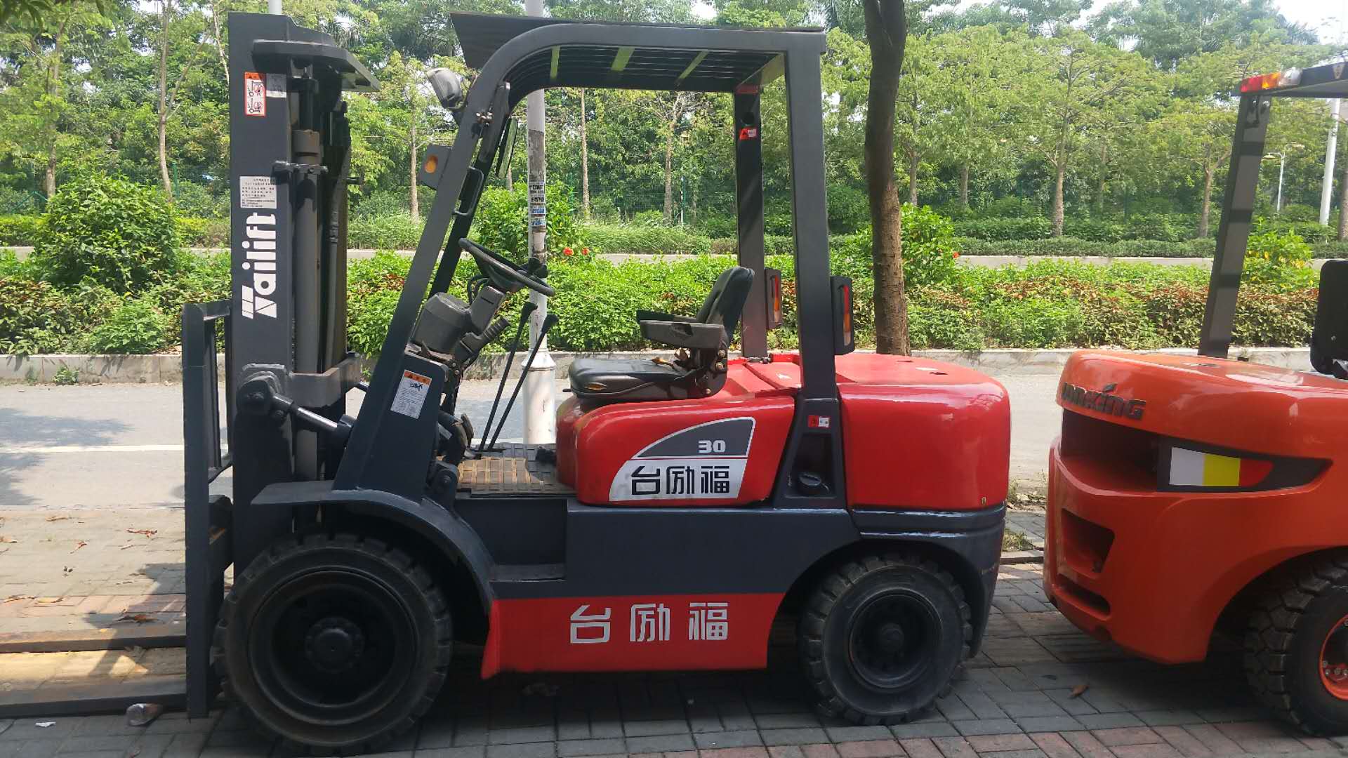 惠州廠家直銷優(yōu)質(zhì)叉車 惠州優(yōu)質(zhì)臺勵福叉車供貨商報價