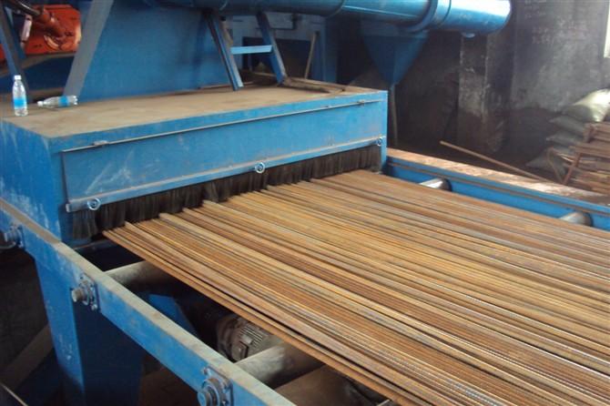 廠家供應(yīng)角鐵拋丸除銹機(jī)，鋼軌拋丸除銹設(shè)備