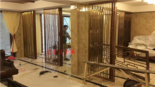 上海承接鋁藝鏤空雕花屏風(fēng) 別墅工程不銹鋼屏風(fēng)生產(chǎn)廠家 可定制