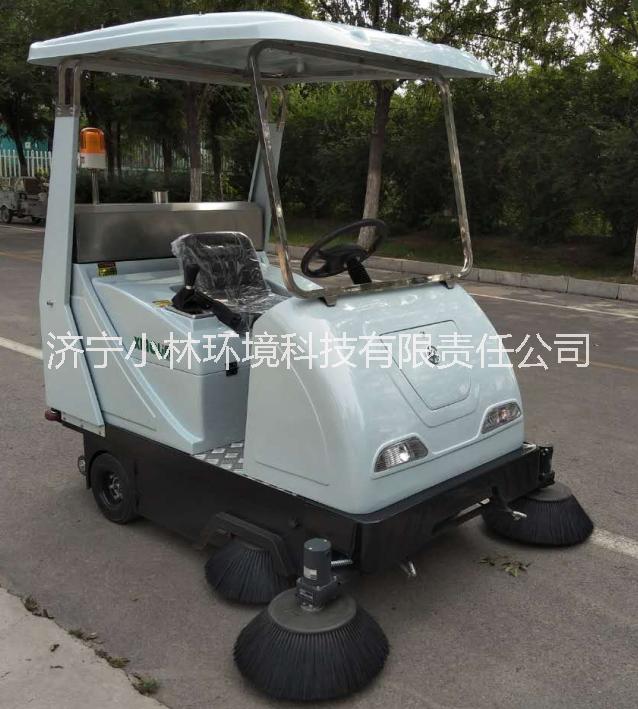 濟(jì)寧小林清潔新能源駕駛式電動(dòng)掃地車廠家