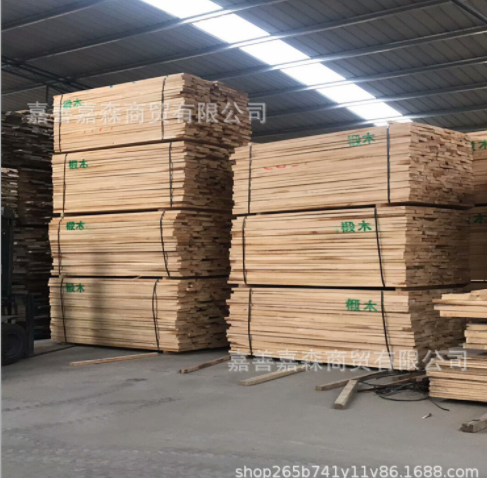 廠家直銷俄羅斯椴木 純進(jìn)口俄羅斯椴木板 雕刻木板椴木烘干板材 供應(yīng)各種木材 俄羅斯椴木供應(yīng)商
