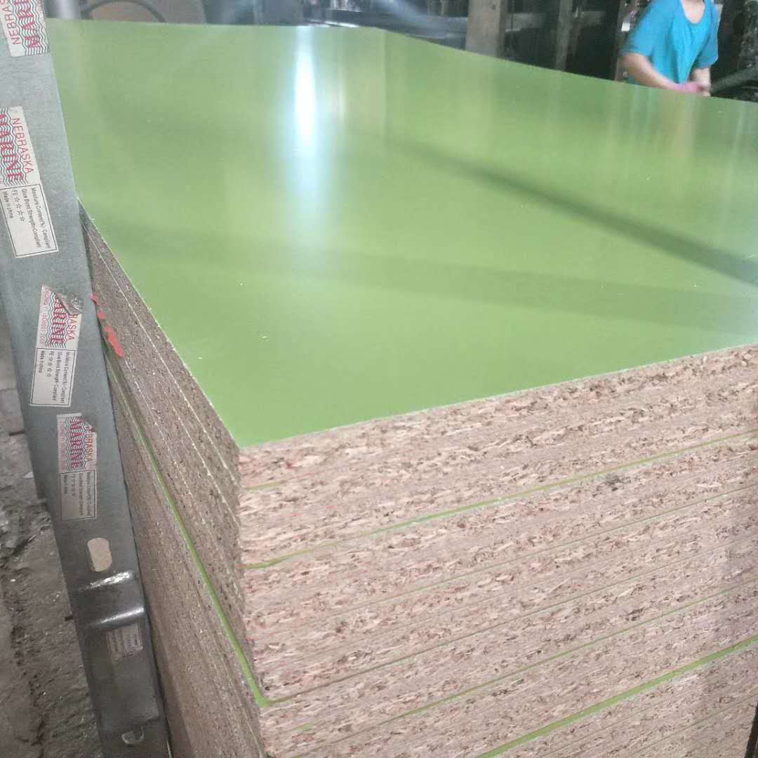 刨花板廠家刨花板生產(chǎn)商經(jīng)銷 山東臨刨花板廠家刨花板生產(chǎn)商經(jīng)銷 臨沂免漆板廠家貼面密度板刨花板