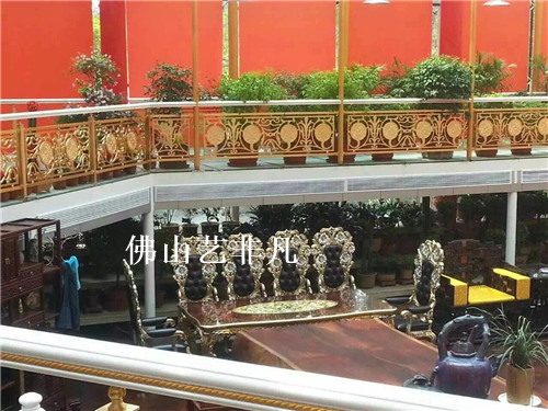 上饒時(shí)尚定做酒店弧形鋁雕花鋁藝樓梯護(hù)欄