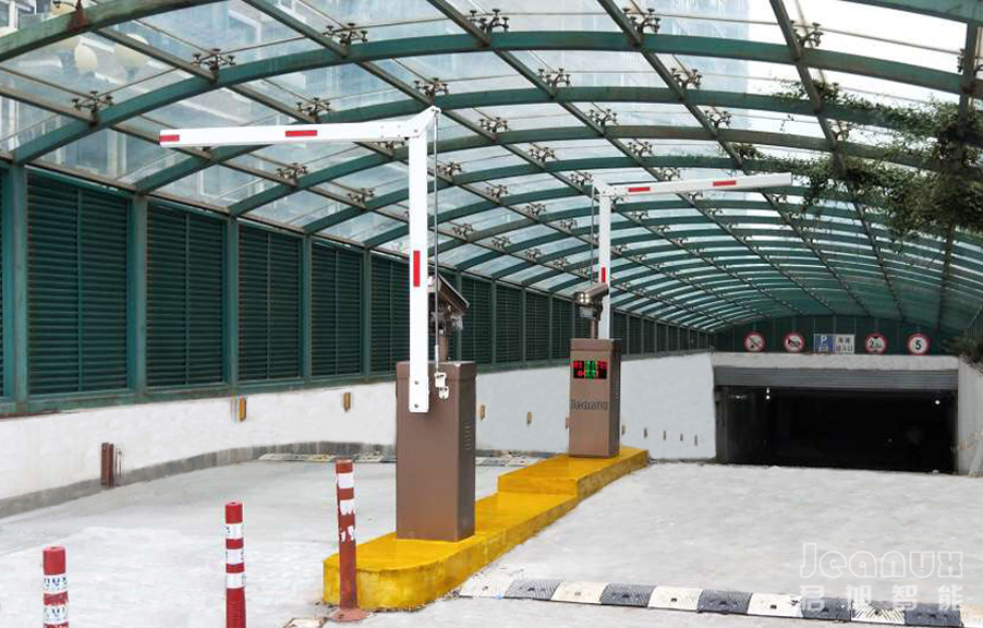 車牌識別停車系統通道閘設備