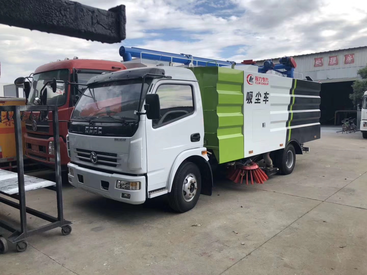 掃地車 山東掃地車廠家 掃地車供應(yīng)商 掃地行情 掃地車報(bào)價(jià) 山東掃地車 掃地車哪里有賣 掃地車多少錢