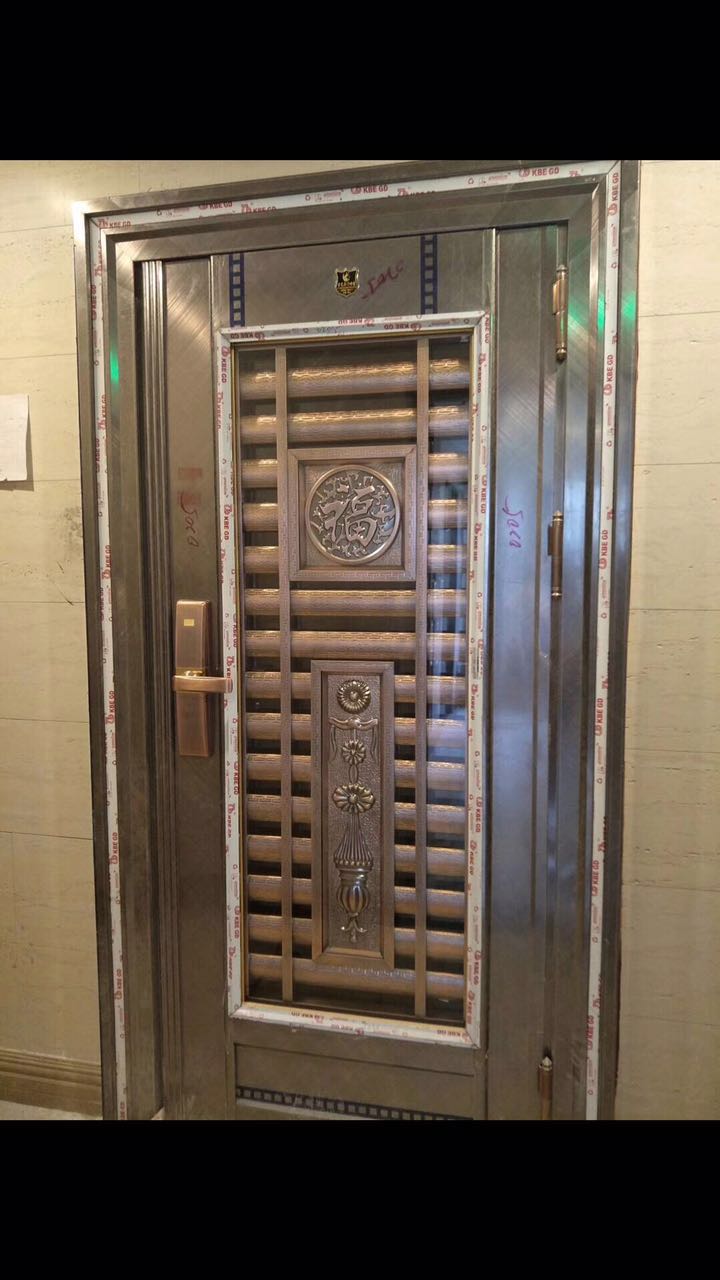 廣東不銹鋼彩板大門生產廠家直銷批發(fā)報價電話號碼 農村庭院推拉大門彩板