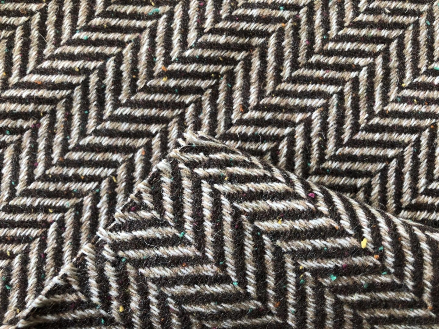 江陰市人字毛呢生產(chǎn)廠家，江陰市雙面呢生產(chǎn)廠家