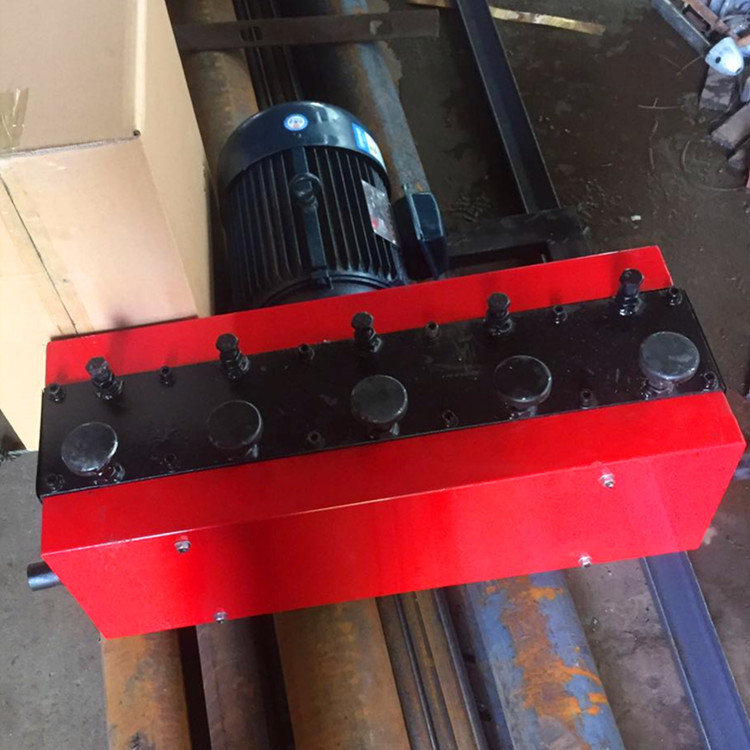 　 橋梁穿線機(jī)　預(yù)應(yīng)力鋼絞線穿線機(jī)