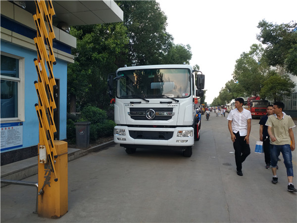 多功能灑水車多少錢哪里買