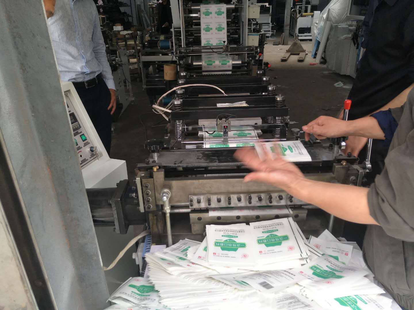 雙面跟蹤紙塑自封*袋制袋機  紙塑自封*袋制袋機