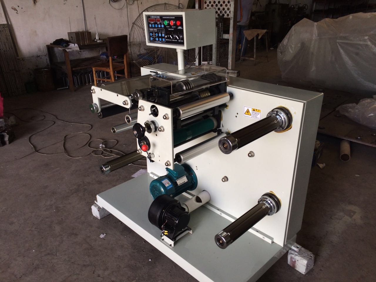 紙吸管紙分切機(jī) 吸管紙分條機(jī) 牛皮紙*分切機(jī)