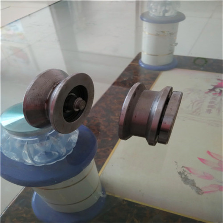 槽輪生產(chǎn)廠家 軌道輪生產(chǎn)廠家 友瑞牌軌道輪價格 鑲軸承滑動廠家