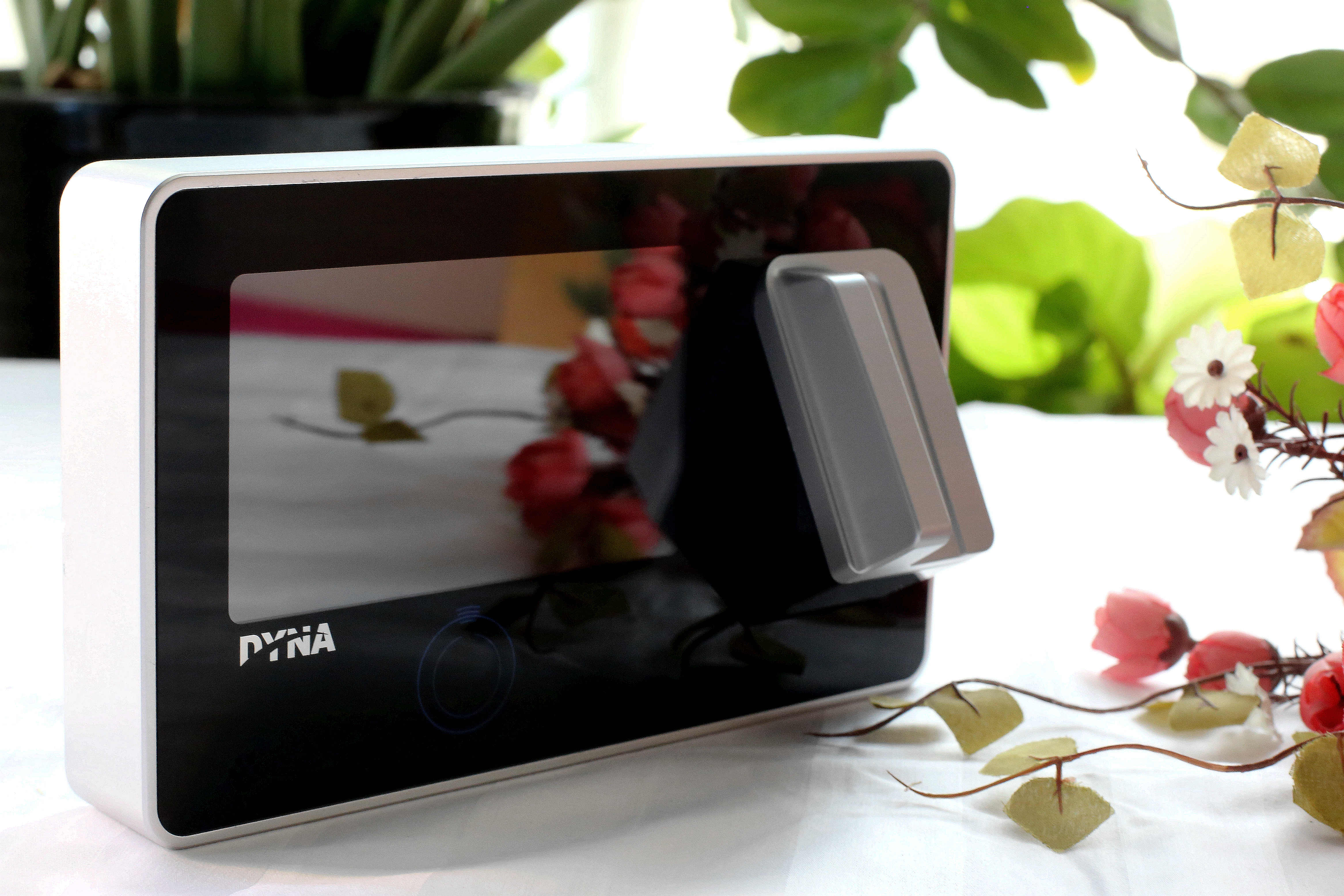 智脈科技--指靜脈生物識(shí)別門禁機(jī)