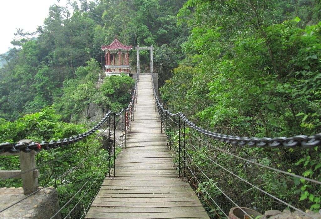 木制吊橋價(jià)格_戶外木板吊橋廠家