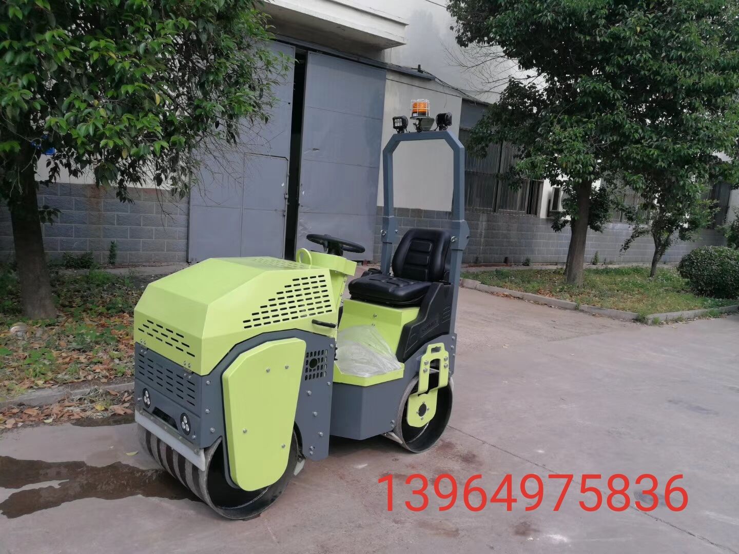新款1噸駕乘壓路機 液壓雙驅(qū)軋道機 小型座駕式壓路機廠家 1噸壓路機價格表