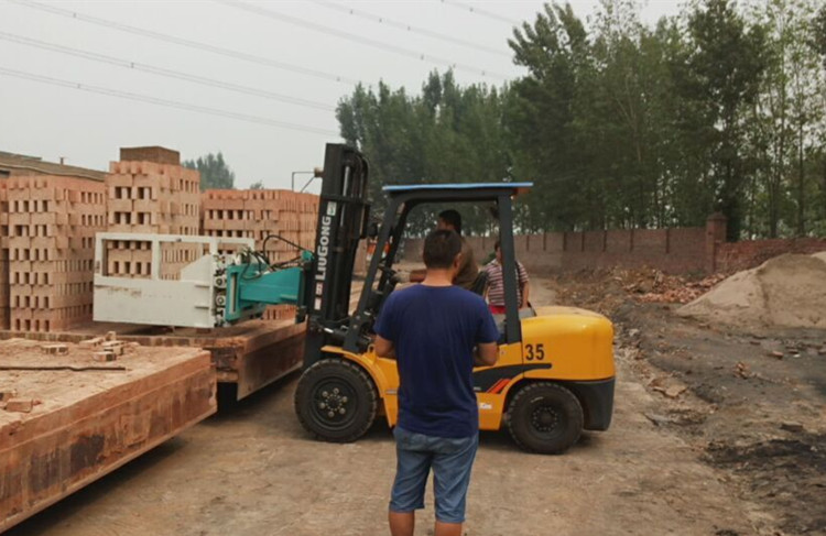 隧道窯抱磚機價格 生產(chǎn)廠家